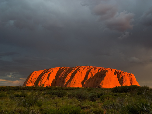 Uluru glowing por PeterNijenhuis