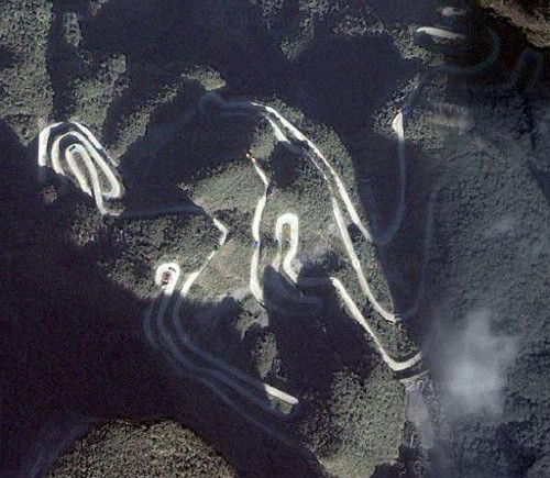 La carretera más peligrosa del mundo en los mapas de Turismo Google